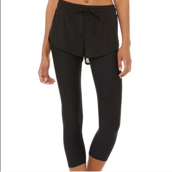 ALO Yoga Pants - NWT Alo Yoga 2 in 1 Airlift shorts / leggings